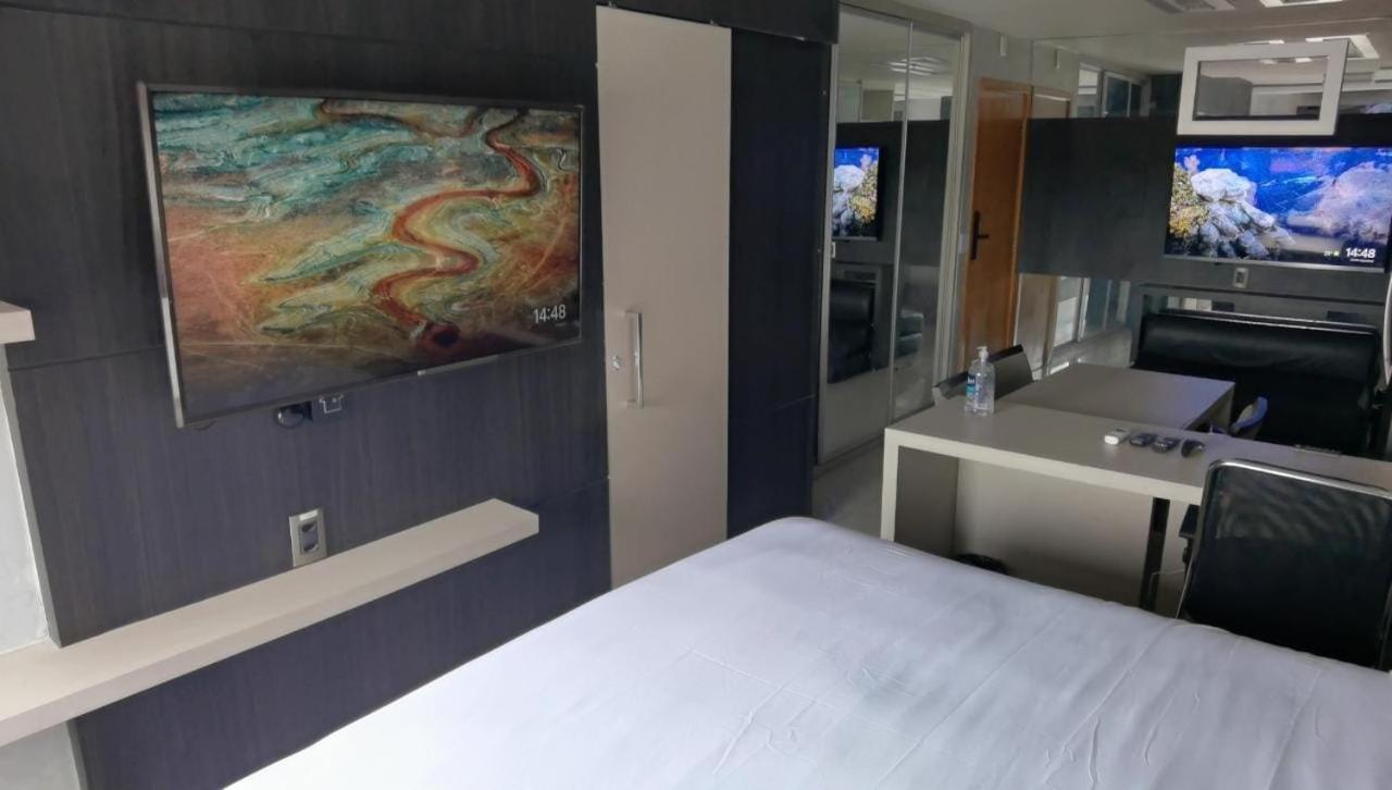Estúdio com Cama King-size e Sofá-cama