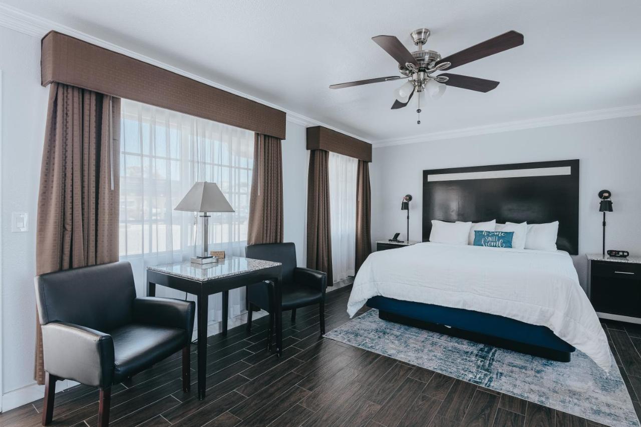 Deluxe Junior King Suite Downstairs Non-Smoking No Pets