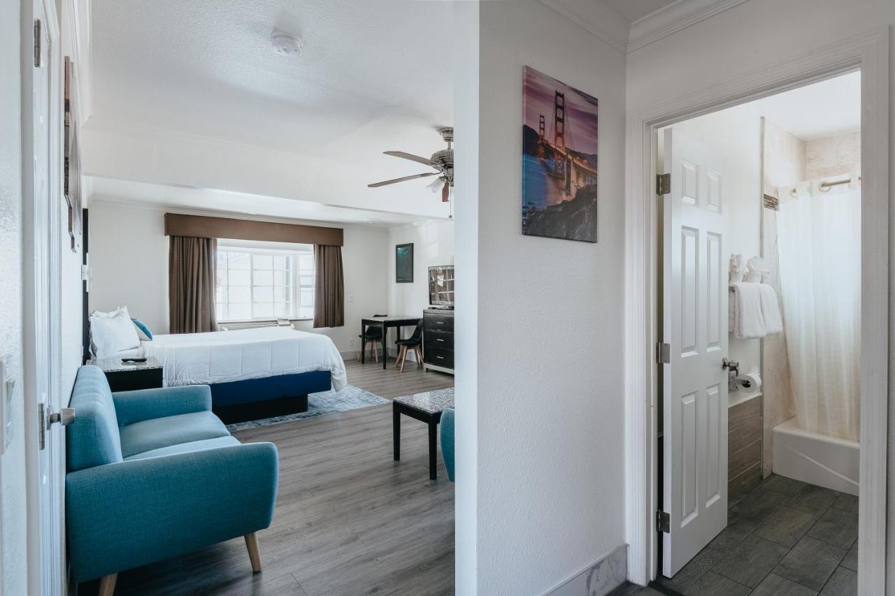 Deluxe Ocean View King Suite Upstairs Non-Smoking No Pets