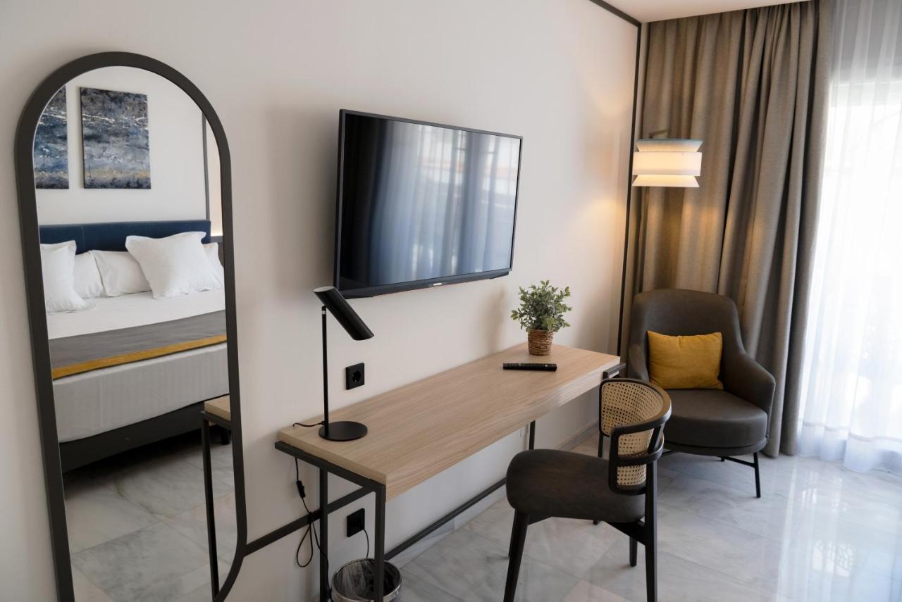 Superior Double Room Lateral Sea View