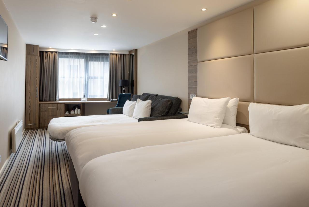 Room with Two Single Beds and Sofa Bed - Non-Smoking,1234736588:JPEG
