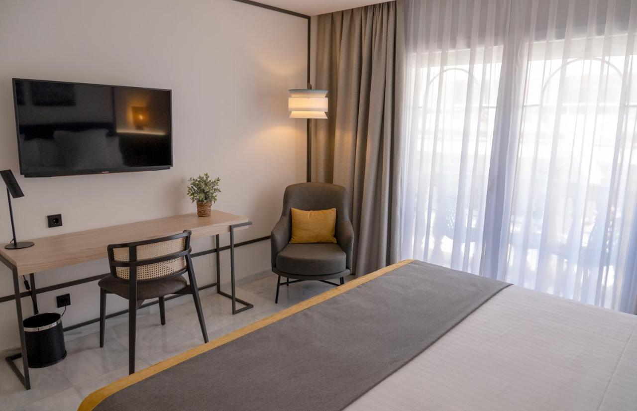 Superior Double Room Lateral Sea View