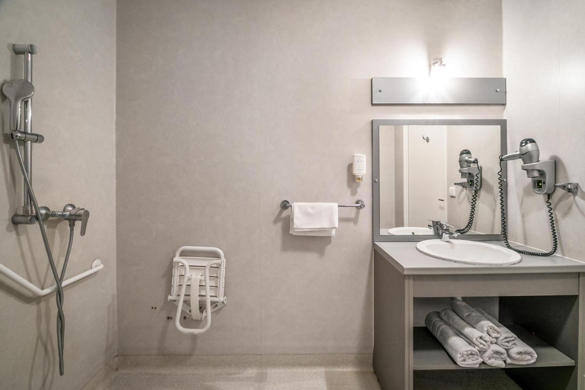 One Bedroom Apartment,1234934795:JPEG