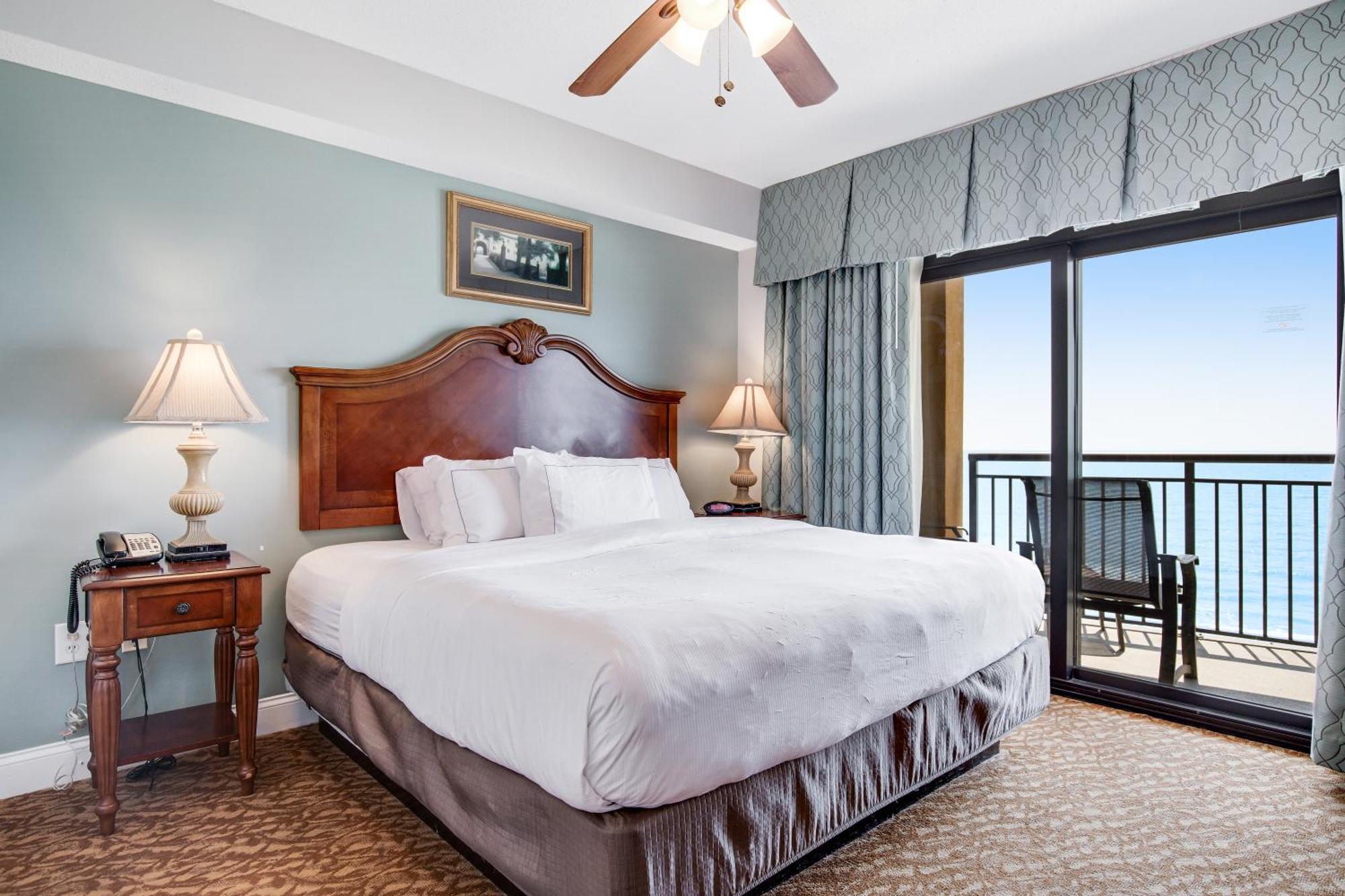 Three-Bedroom Suite Ocean Front