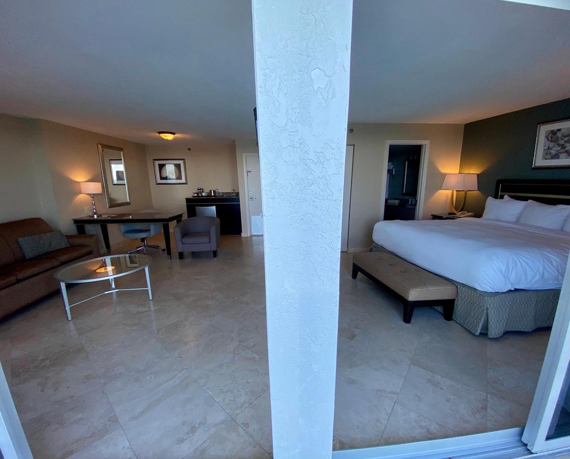 Oceanfront King Studio Suite Sofa Bed Walk Shower over 550 sq ft Balcony