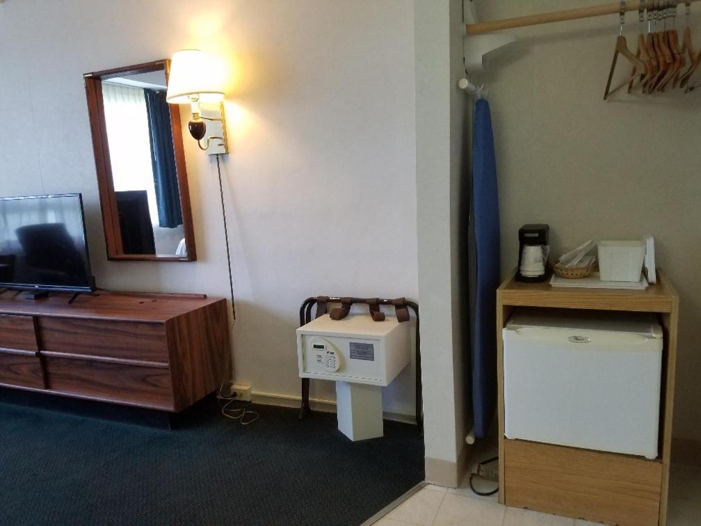Deluxe Double Room with Two Double Beds - Non-Smoking