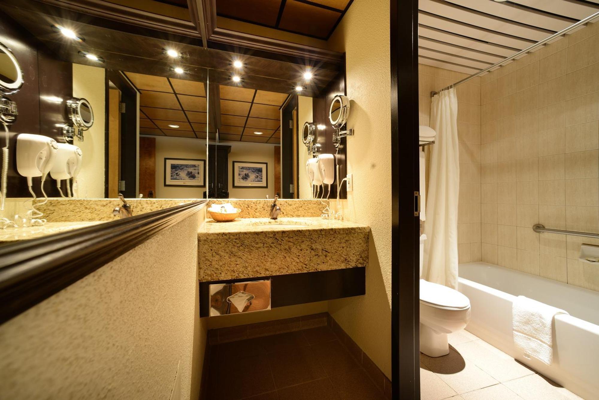 Chambre Lit Queen-Size Spacieuse