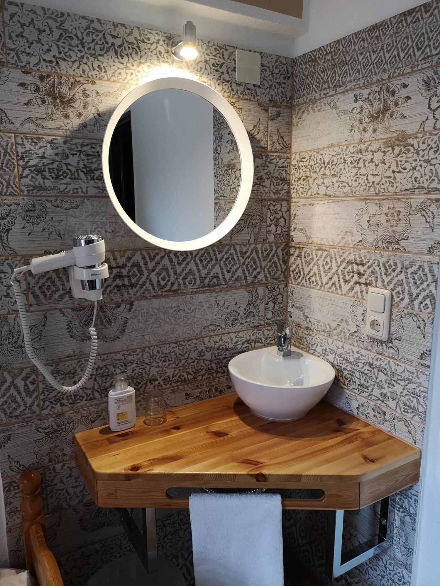Budget Single Room