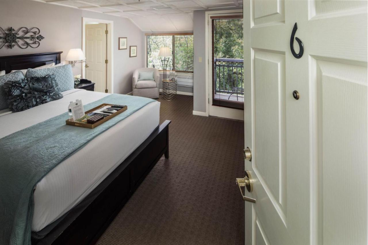 Queen Room with Balcony,334381882:JPEG