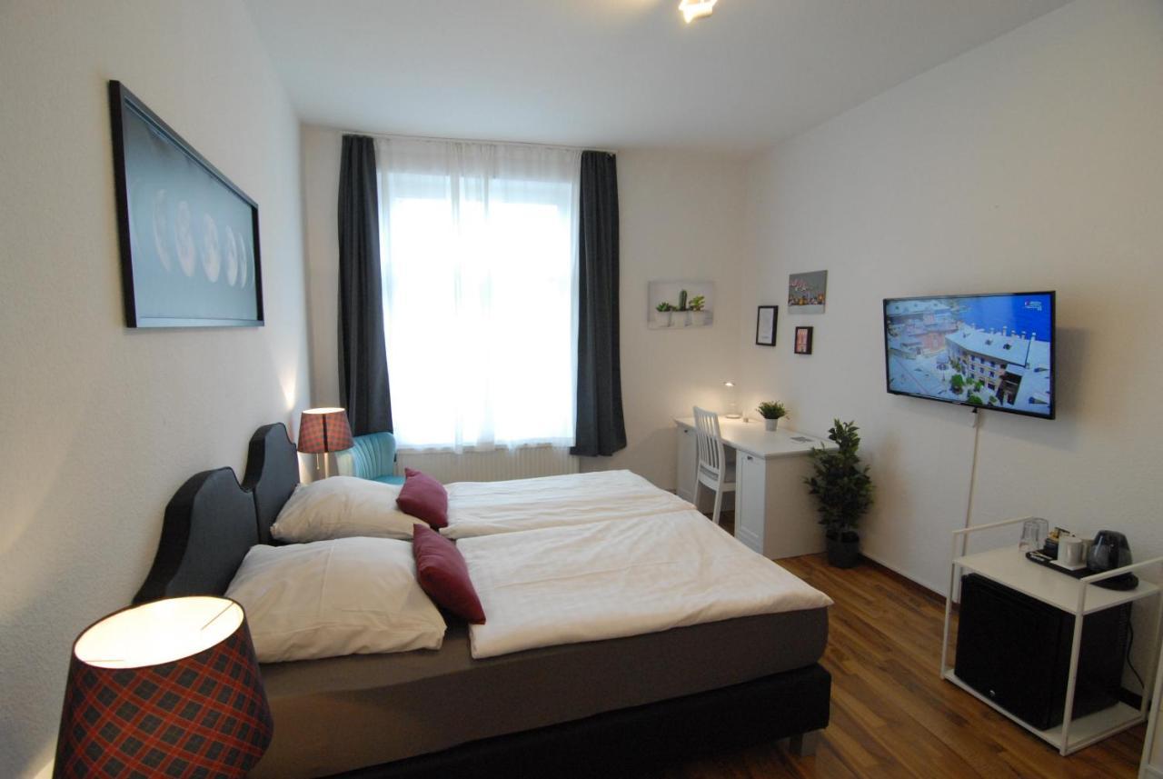 Double or Twin Room Private External Bathroom