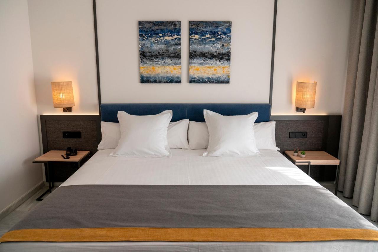 Superior Double Room Lateral Sea View