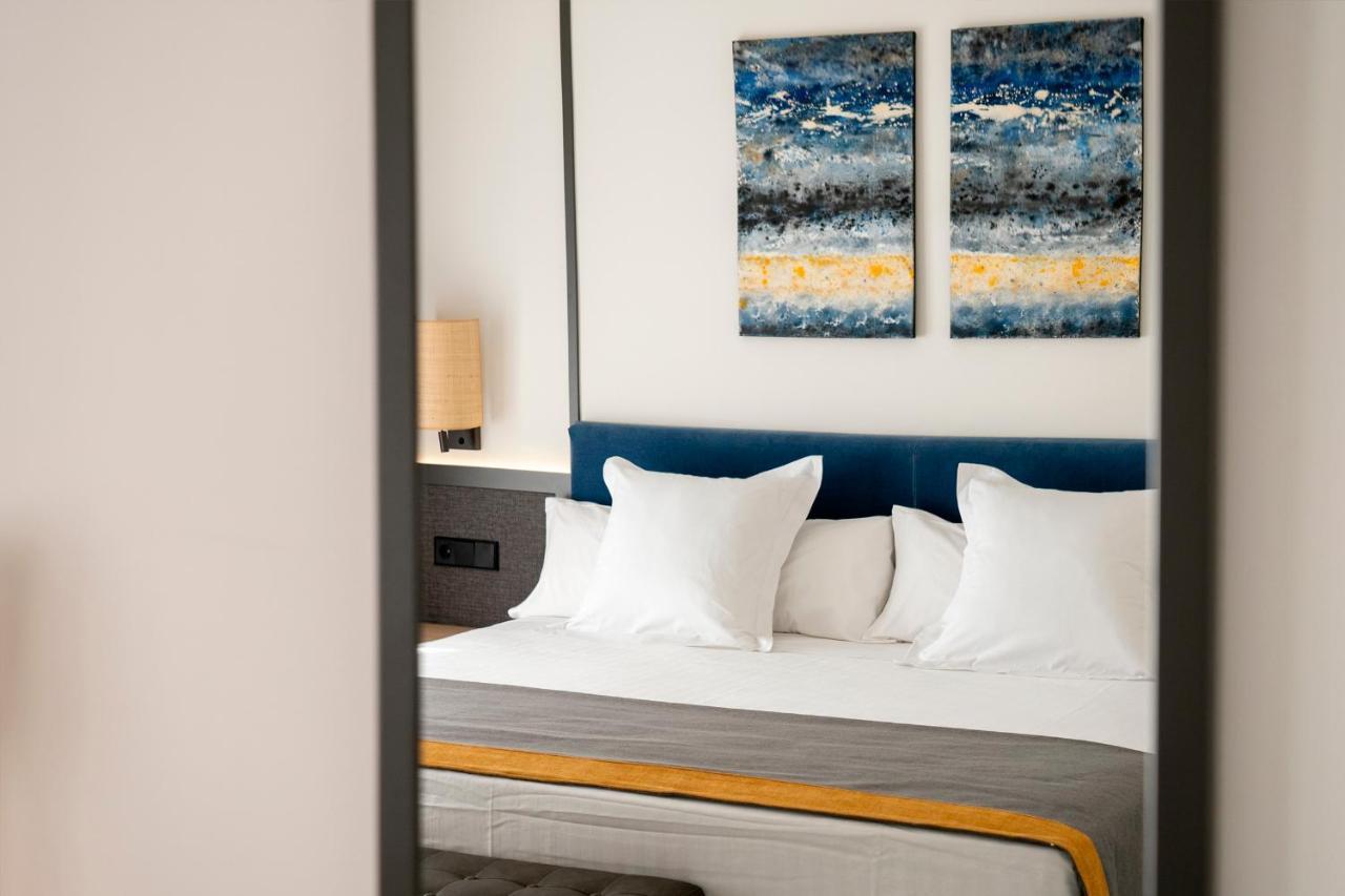 Superior Double Room Lateral Sea View