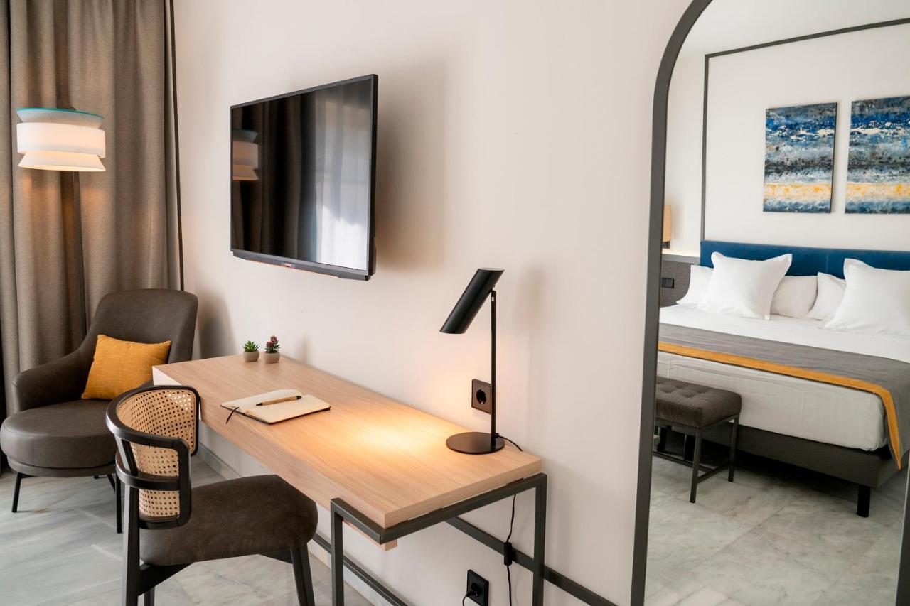 Superior Double Room Lateral Sea View