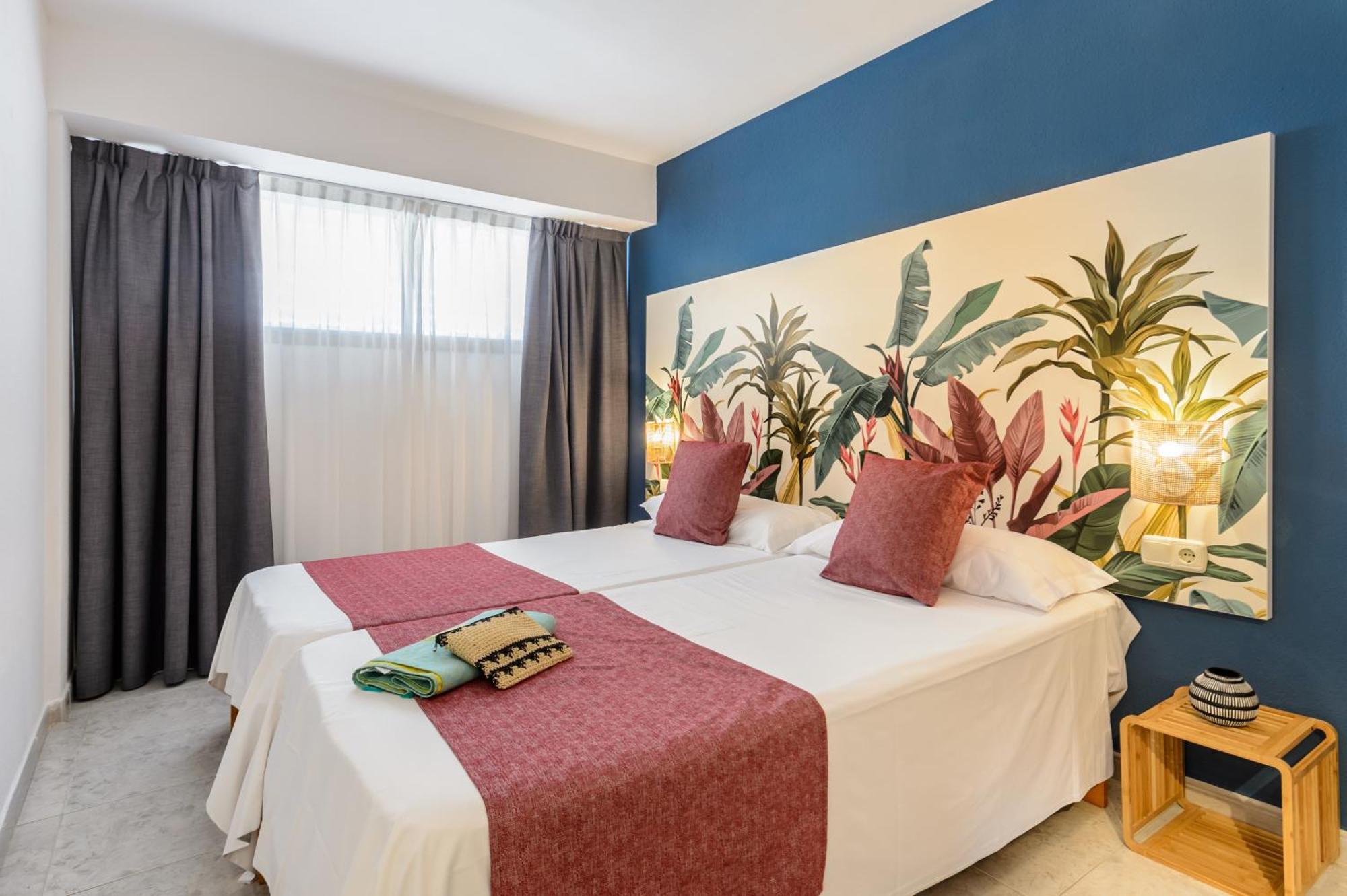 One-Bedroom Apartment Sea View