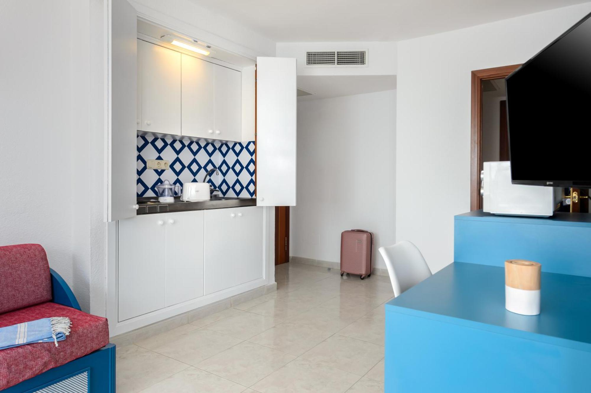 Two-Bedroom Apartment Sea View