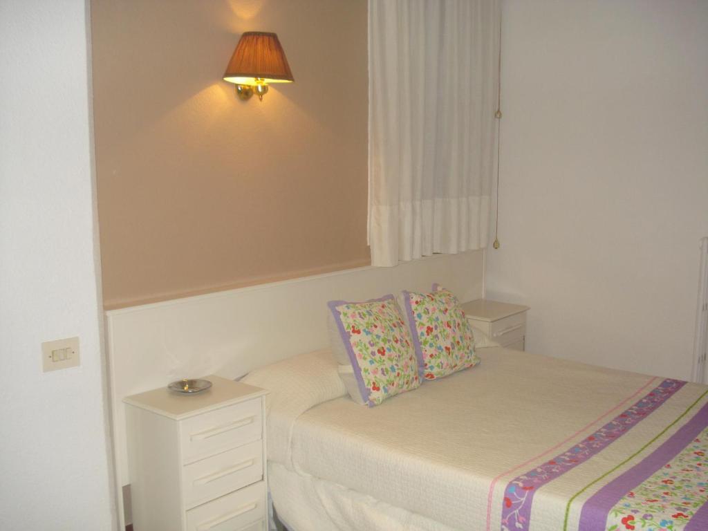 Double or Twin Room Private Bathroom,669468933:JPEG