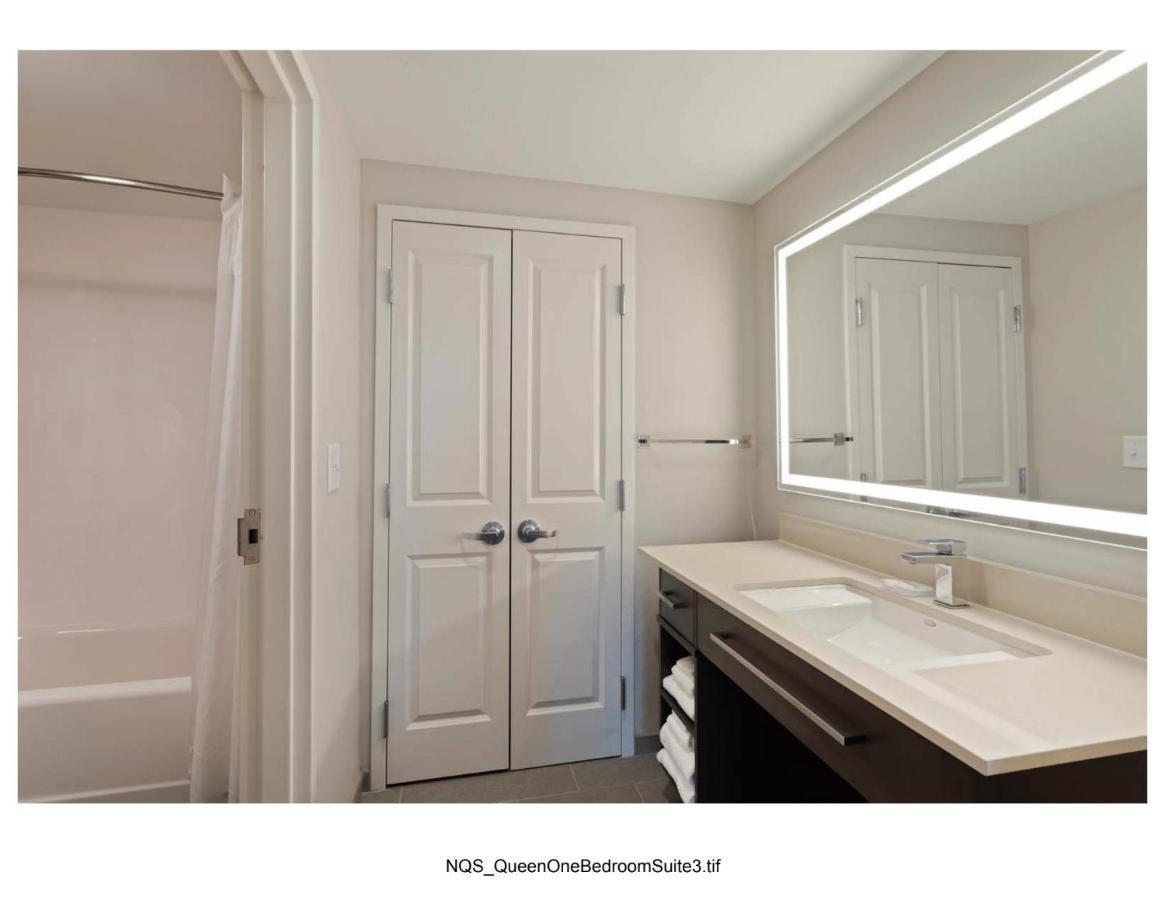 One-Bedroom Queen Suite Two Queen Beds