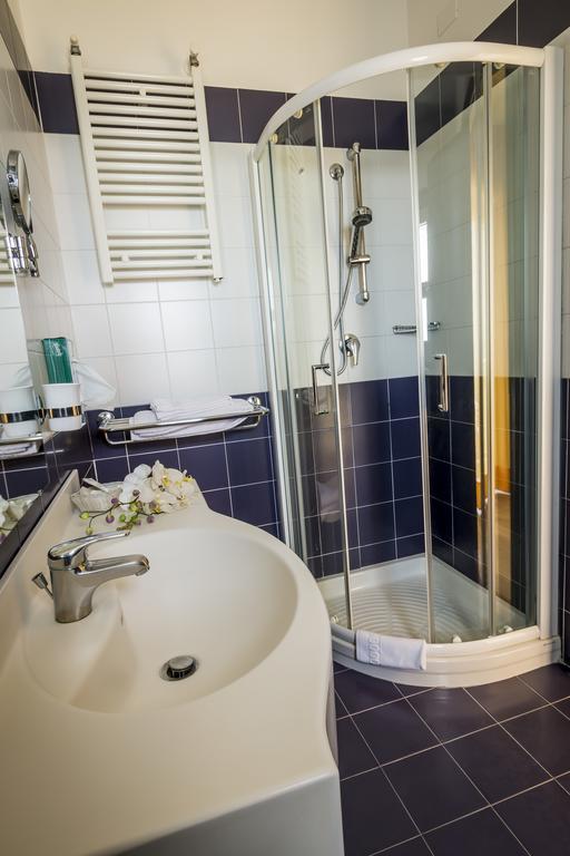 Deluxe Dreibettzimmer mit Meerblick