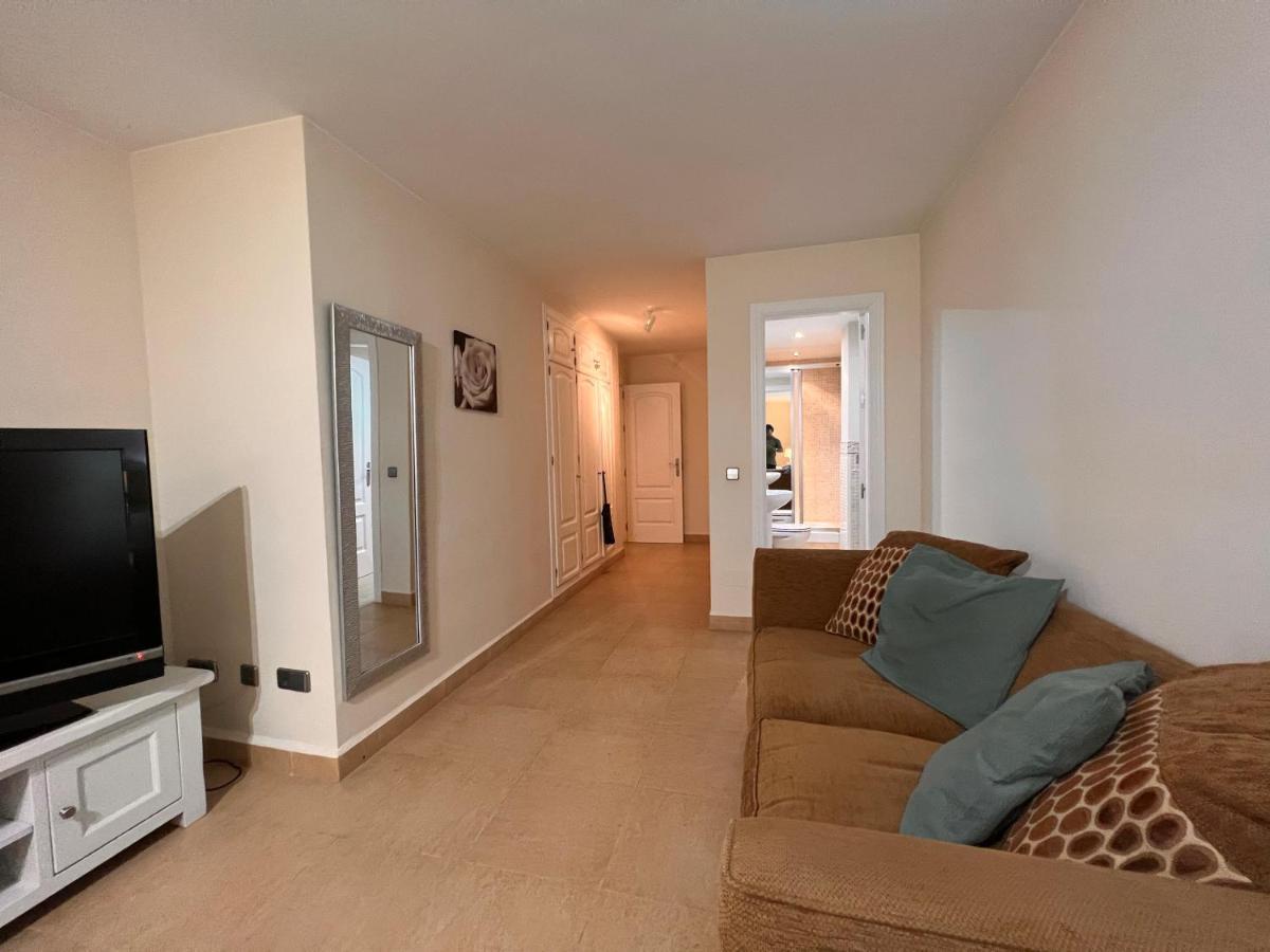Double or Twin Room Private Bathroom