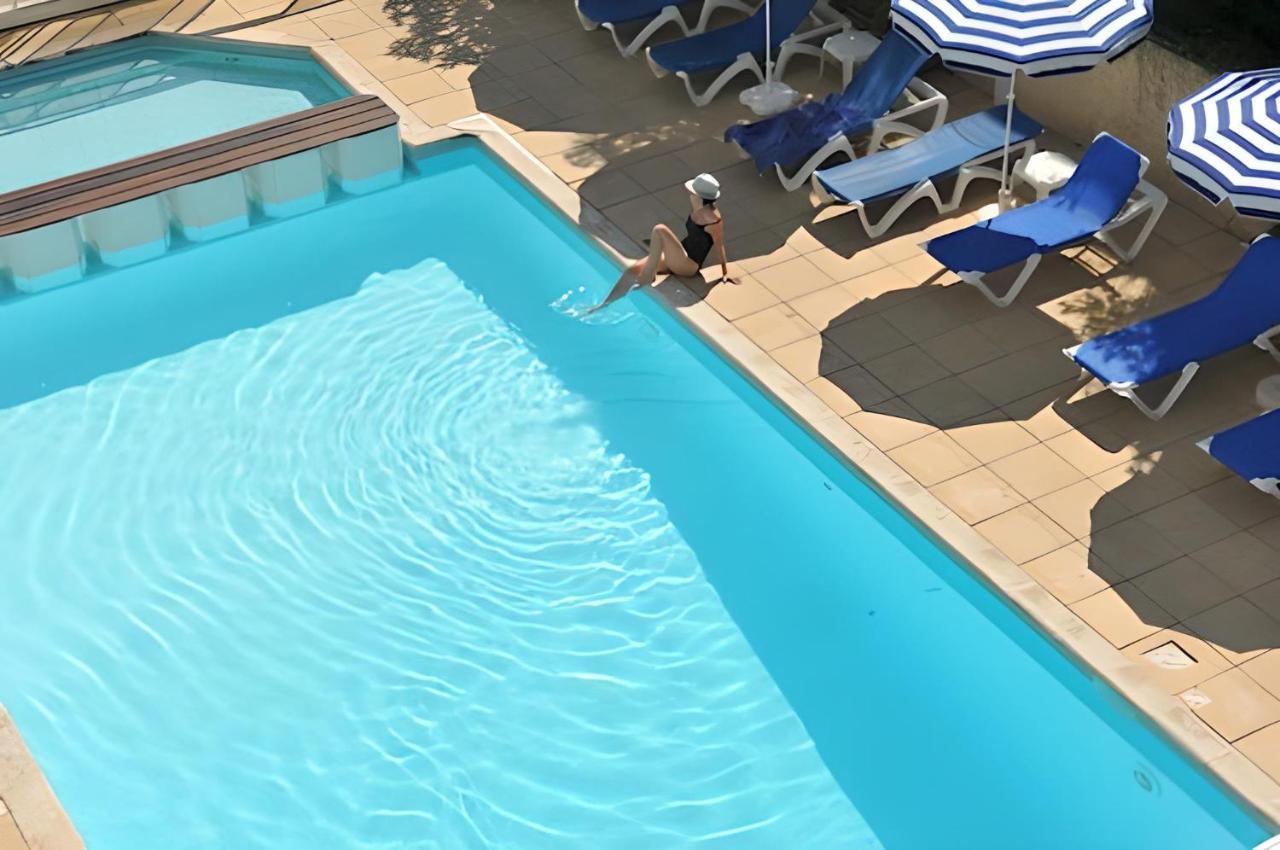 Comfort Double or Twin Room Swimming pool Access Balcony or Terrace