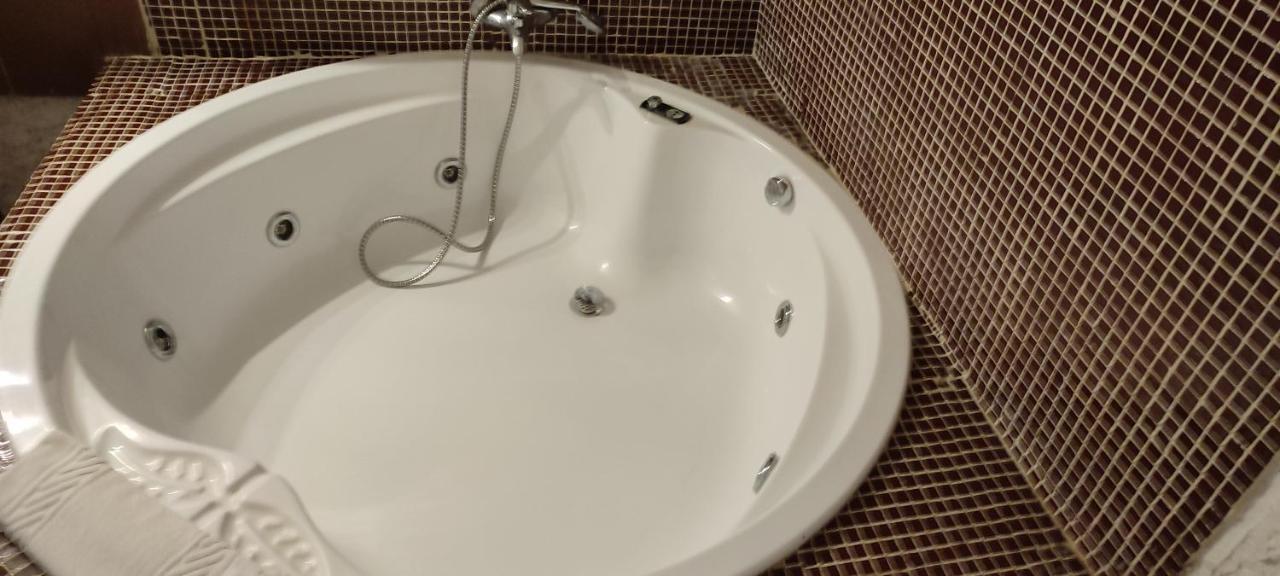Superior Cave Hot tub