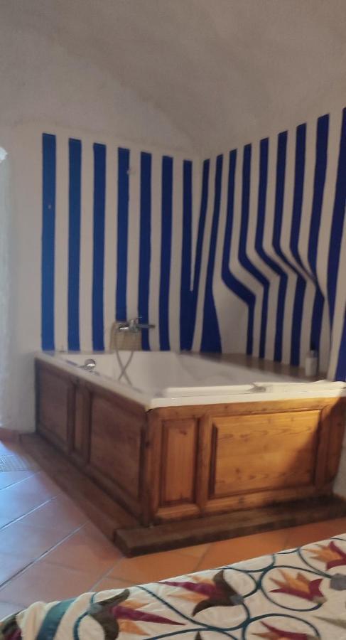 Superior Cave Hot tub