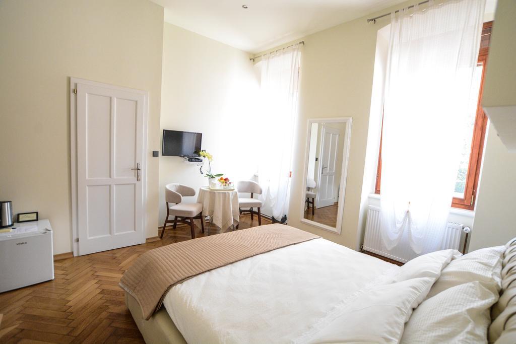 Double Room,124417842:JPEG
