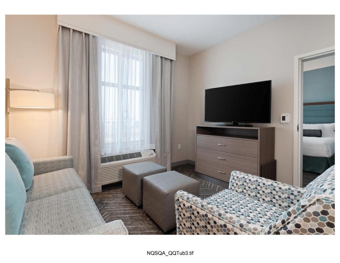 One-Bedroom Queen Suite Two Queen Beds