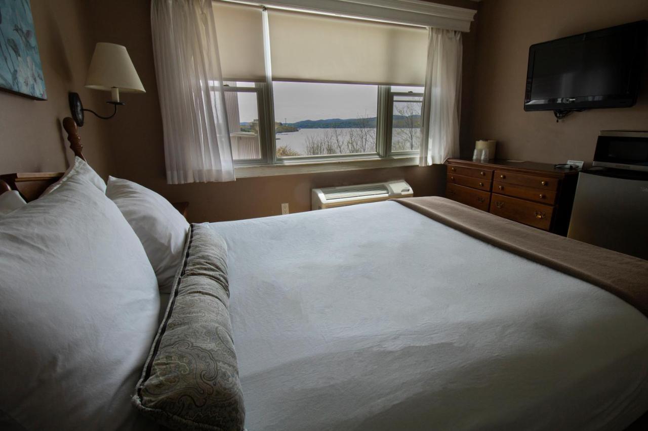 Queen Room,1244225272:JPEG