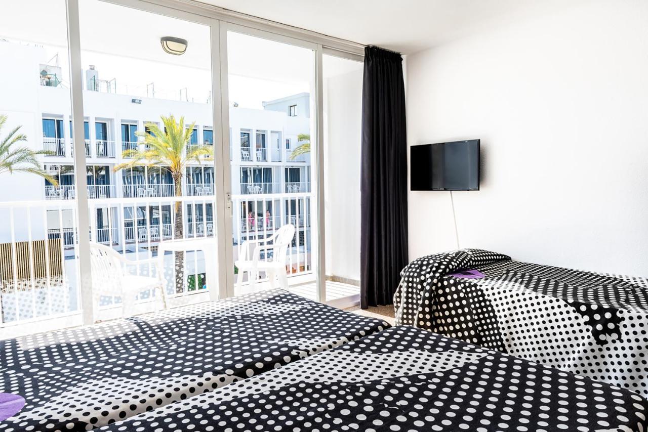 Chillout Pool View Room