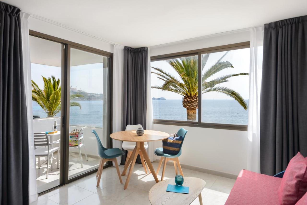 Two-Bedroom Apartment Sea View