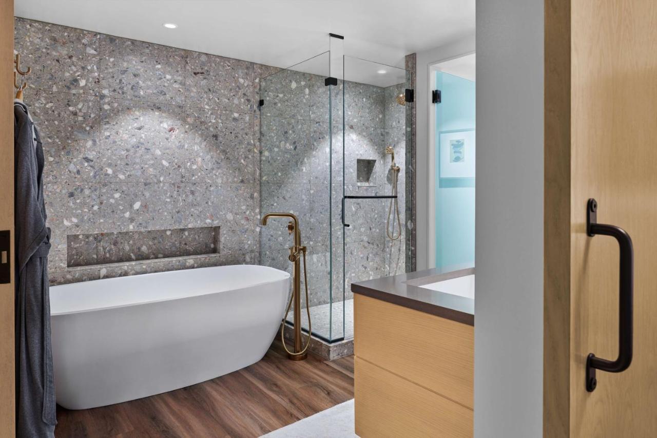 Dreamscape Oceanfront Suite