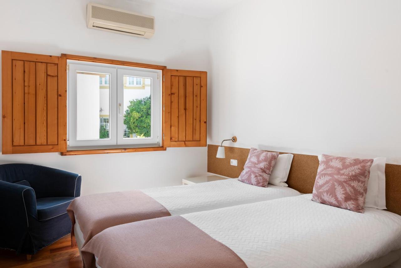 One-Bedroom Apartment,1245058402:JPEG