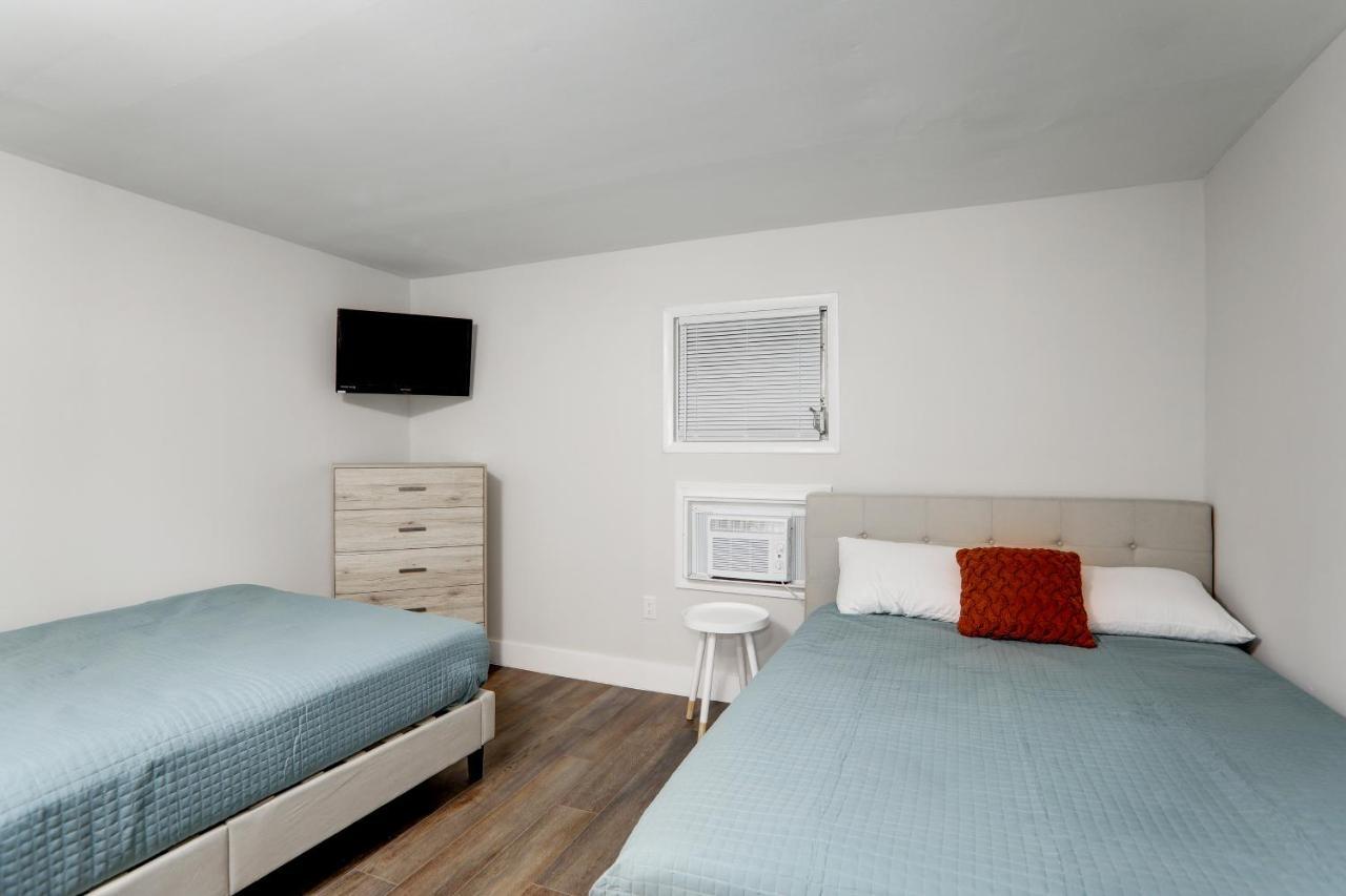 Deluxe Queen Suite