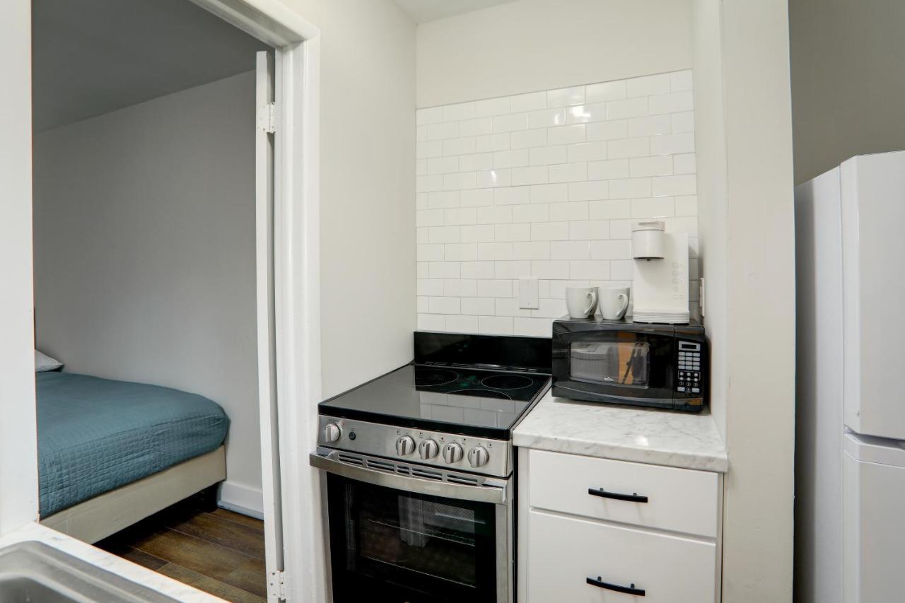 Deluxe Queen Suite