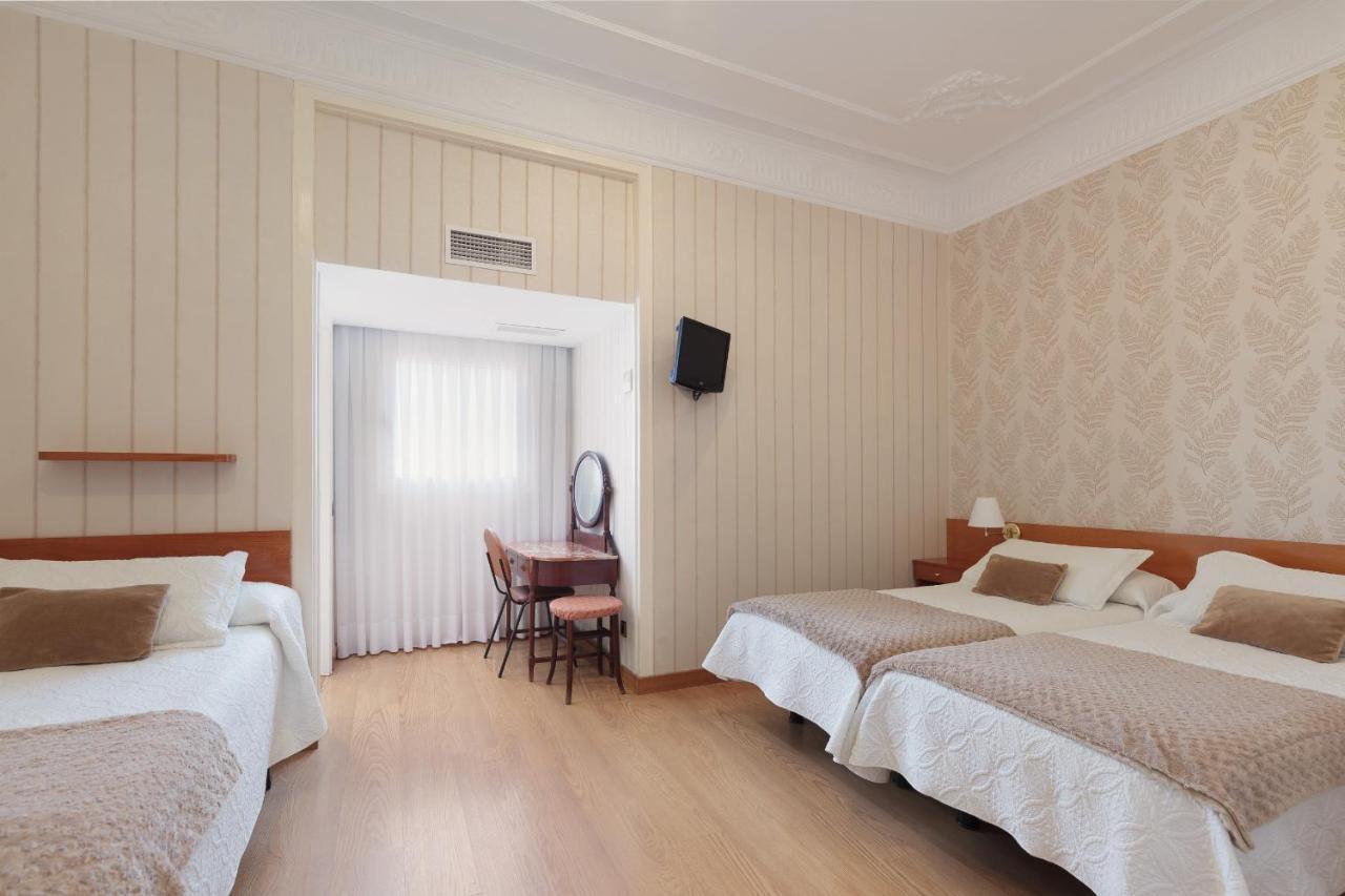 Triple Room,1245880405:JPEG