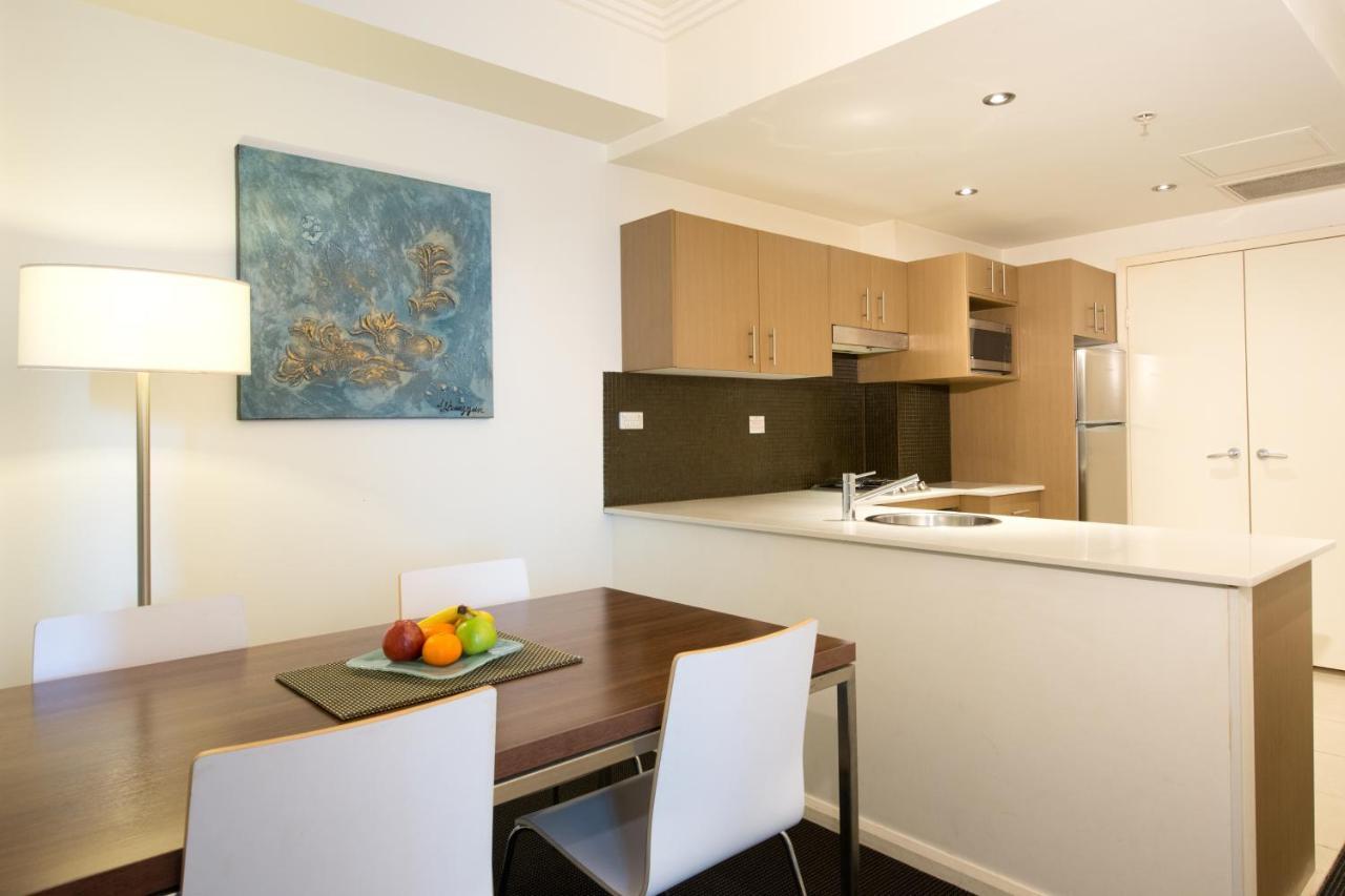 Executive One-Bedroom Apartment with Balcony (Limited Housekeeping)