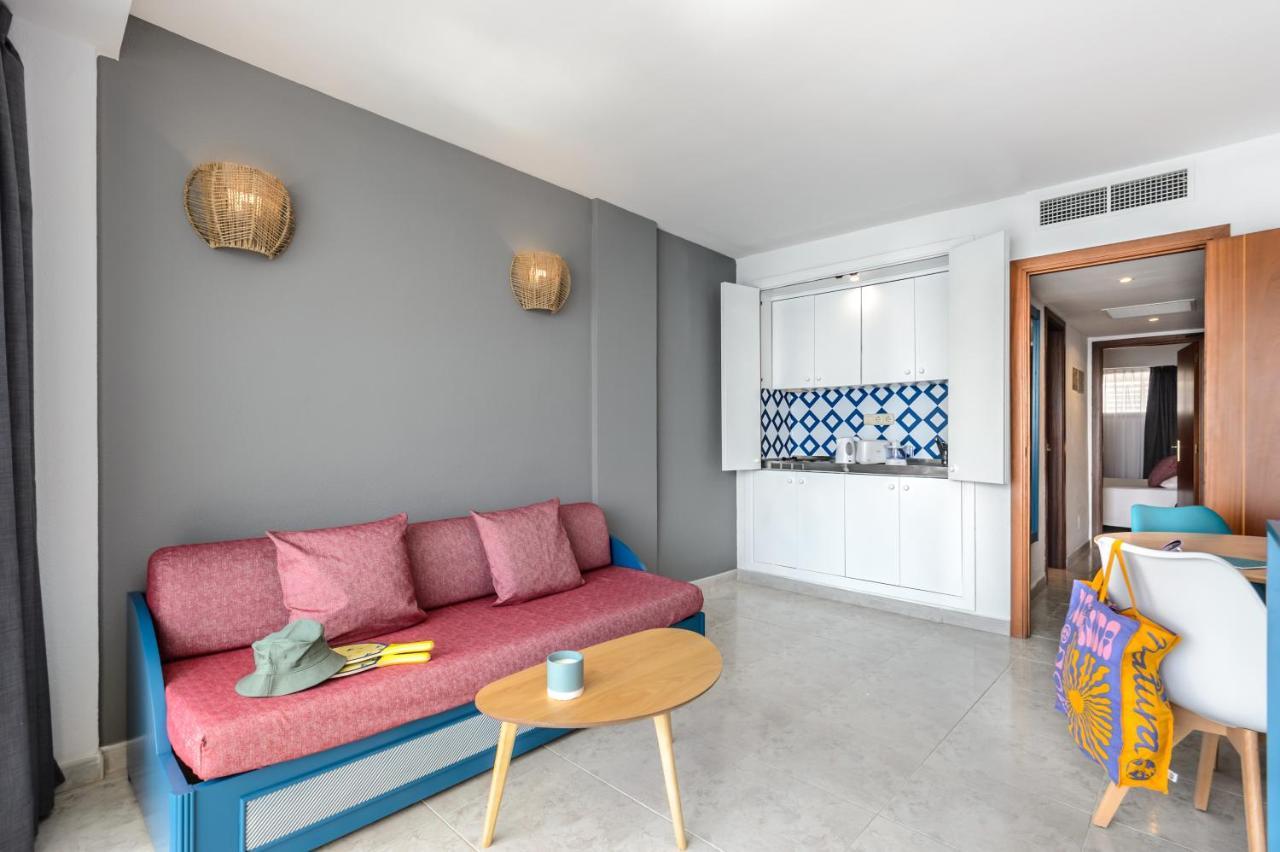One-Bedroom Apartment Sea View