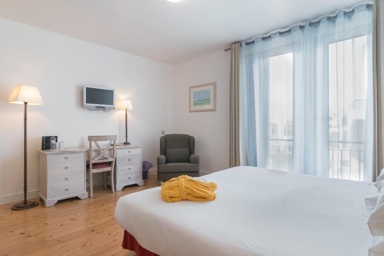 Deluxe Room Land View