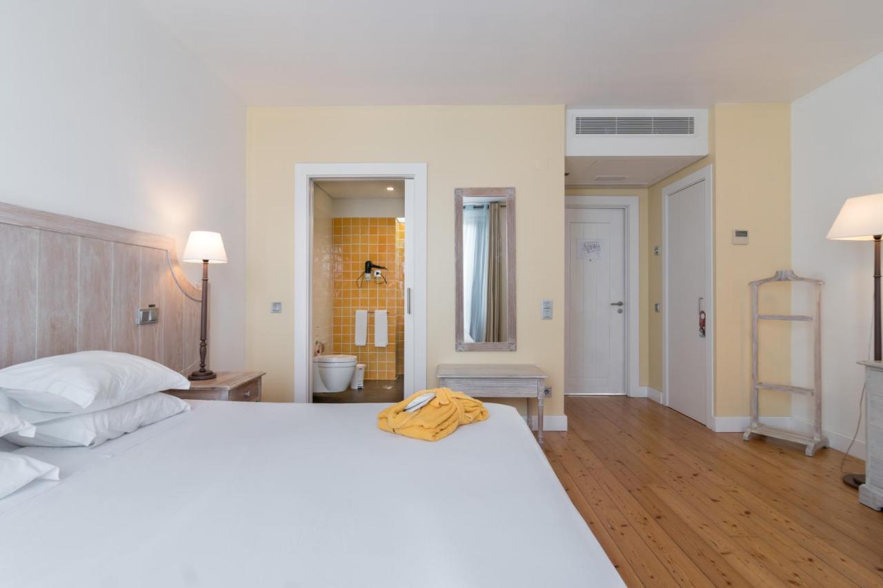 Deluxe Room Land View