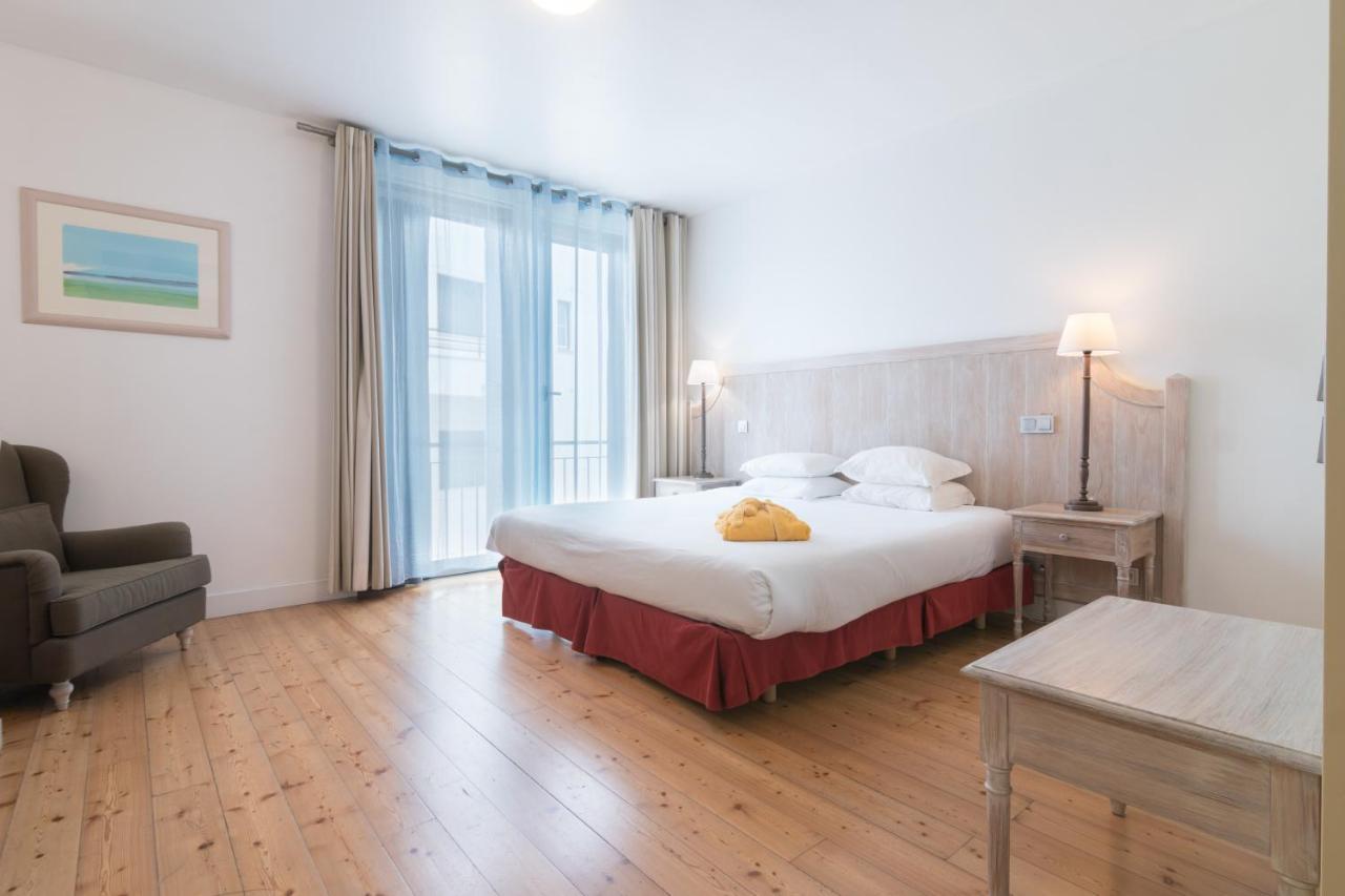 Deluxe Room Land View