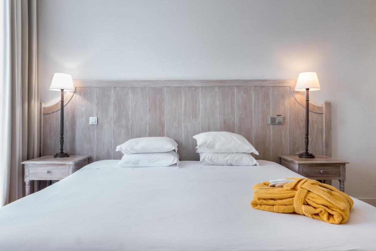 Deluxe Room Land View