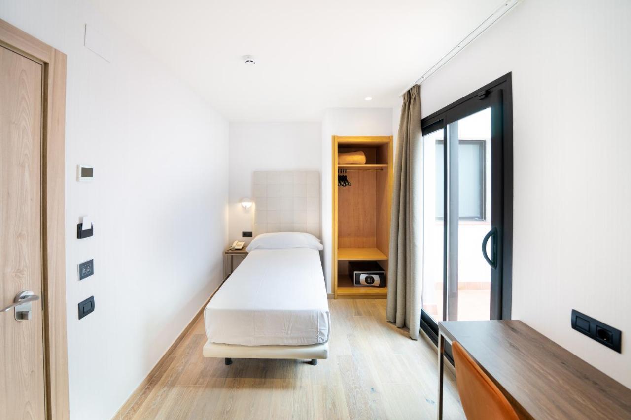 Single Room Terrace