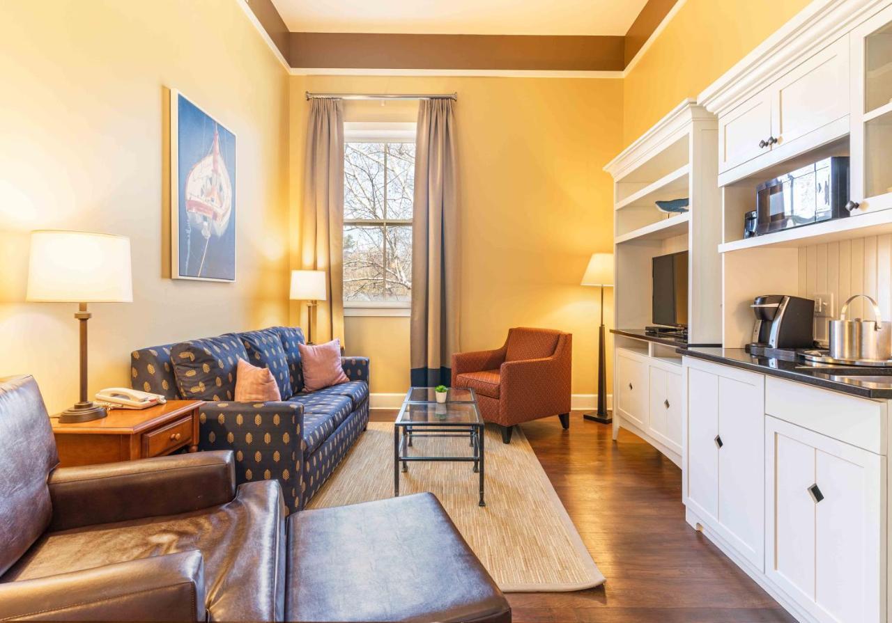 King Suite Sitting Area
