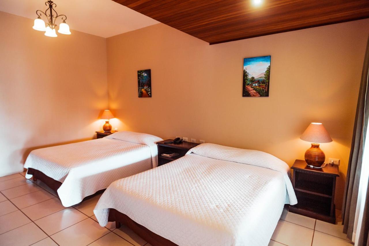 Classic Room 1 queen bed 2 single beds