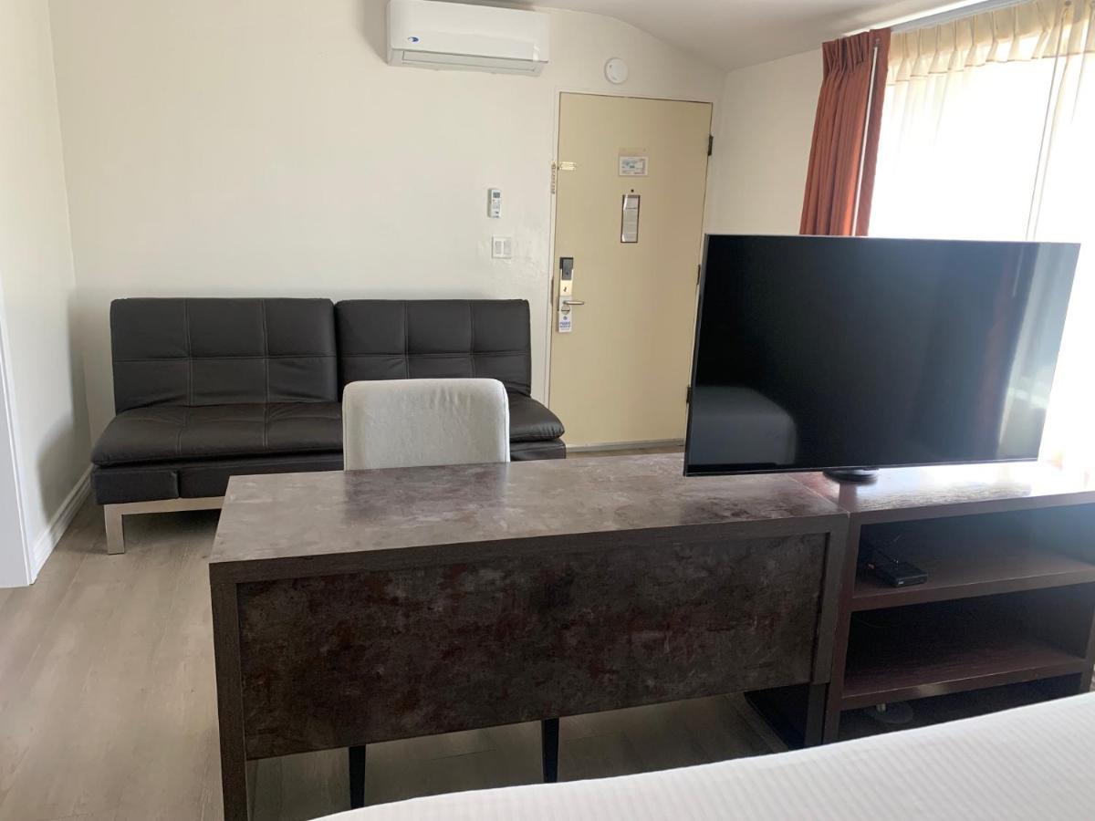 Deluxe King Suite