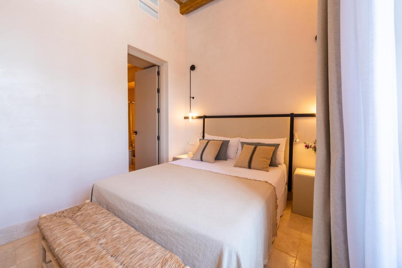 Small Double Room Lower level