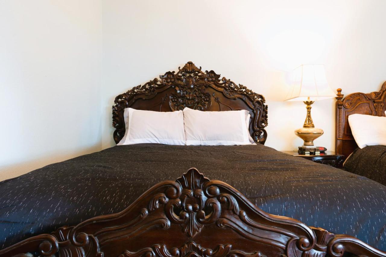 Premium 2 Queen Room Twin Bed Family Room