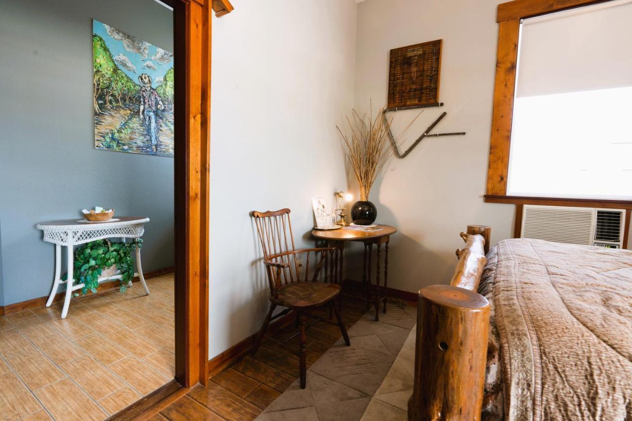 Premium Queen Room Log Cabin