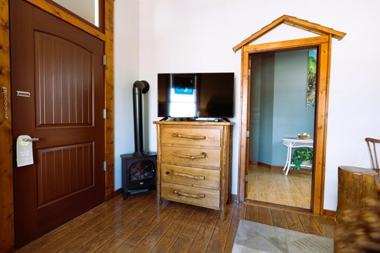 Premium Queen Room Log Cabin
